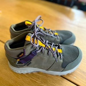 Teva Grandview GTX Womens Hiking Boot Sz 9